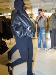 Filename=00207.jpg
Filesize=1072KiB
Dimensions=1292x2048
Date added=Apr 08, 2026 00207.jpg