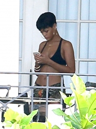 Rihanna2BRihanna2Bin2BBarbados2BReeozoTS9p4x.jpg