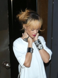 Rihanna2BRihanna2BGoes2BClubbing2BLondon2BPart2BCsesvVsNHOMx.jpg